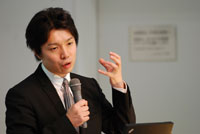 研修講師の根本和馬です。