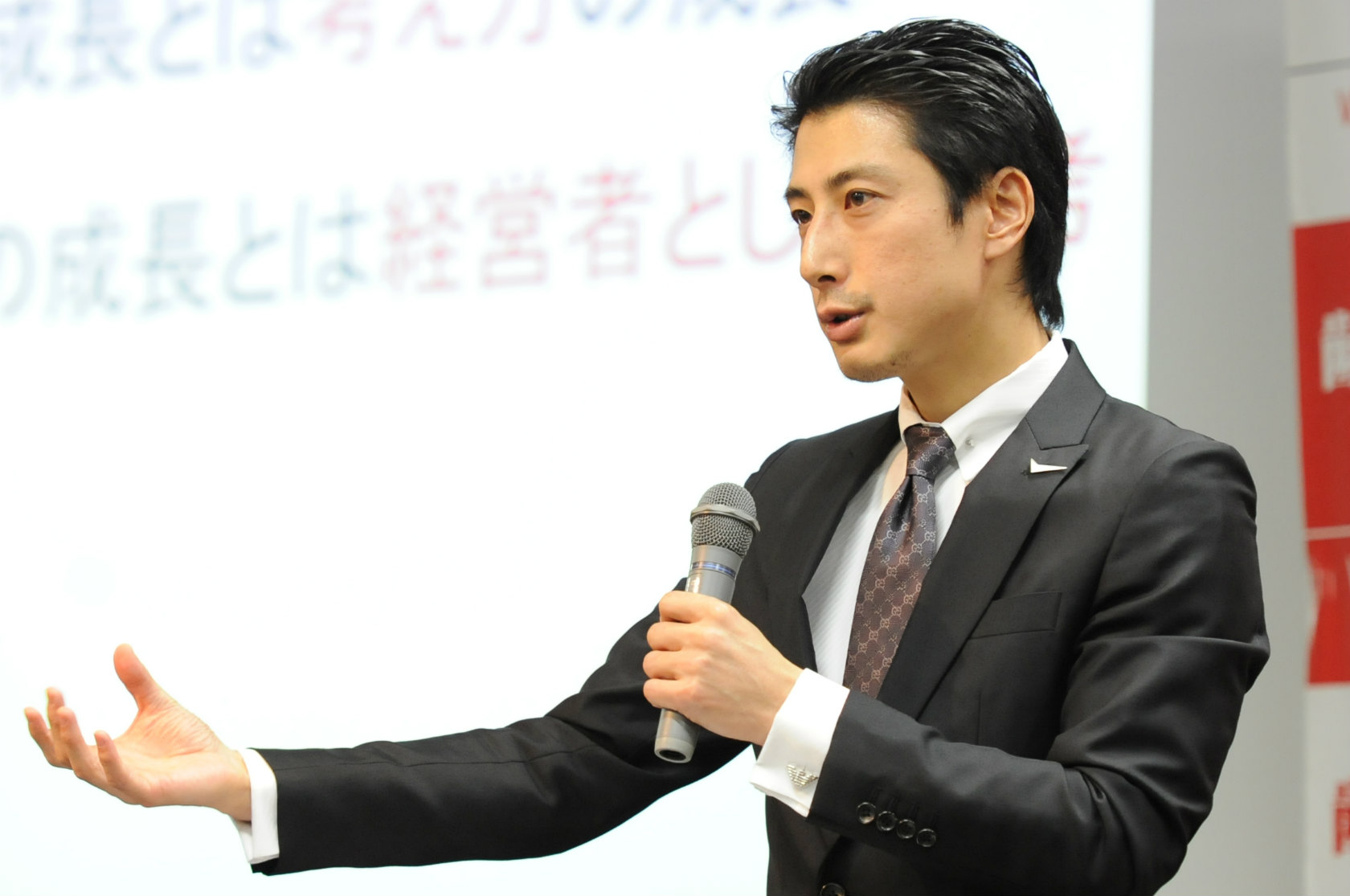皆さんの医院に発電機を取りつけます!